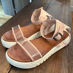 MIA flatform sandals sz 8.5
